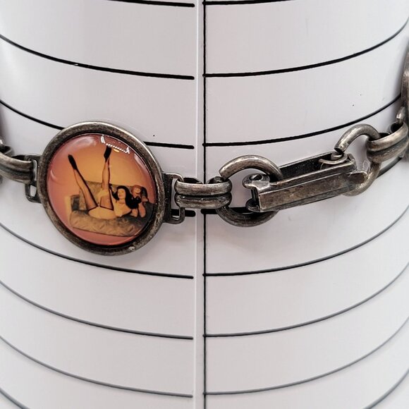 1950s Vintage Naughty Pin-Up Girl Link Bracelet Orange Convex Glass Disks - Picture 7 of 7